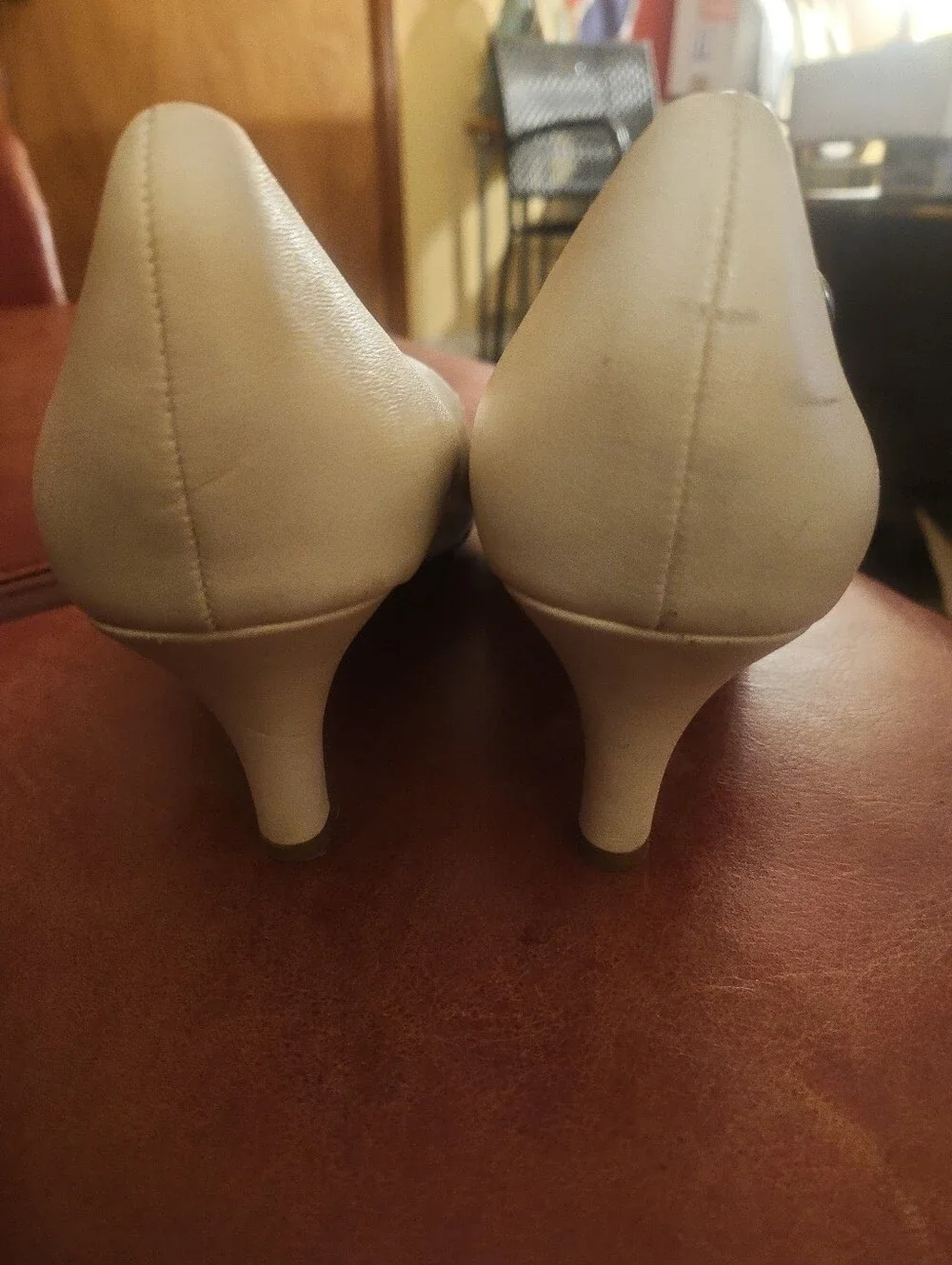 LifeStride Soft System Cream Low Heel Pumps - Vintage Women's Shoes 10W